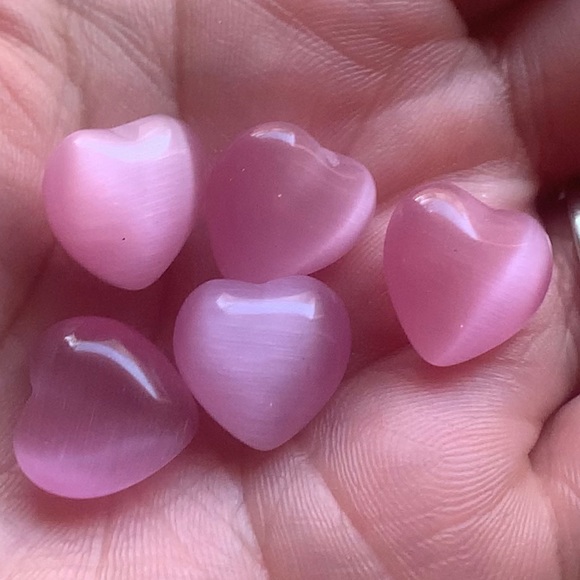 🆑 2 Mini Pink Cat’s Eye Quartz Heart Crystals 🆑 - Picture 5 of 5